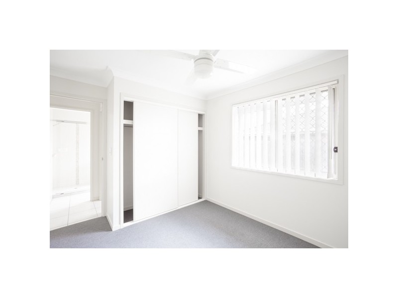 4 Sandpiper Cct, Eagleby QLD 4207