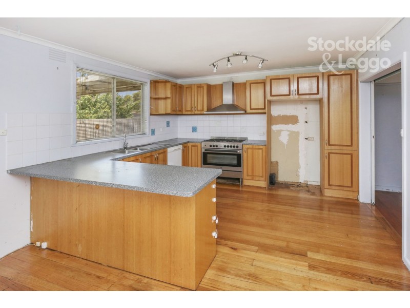 6 Clements Grove, Reservoir VIC 3073