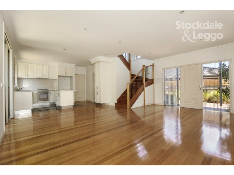 2/8 View Street, Reservoir VIC 3073
