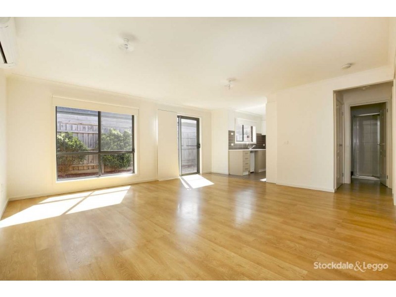 2/214 Spring Street, Reservoir VIC 3073