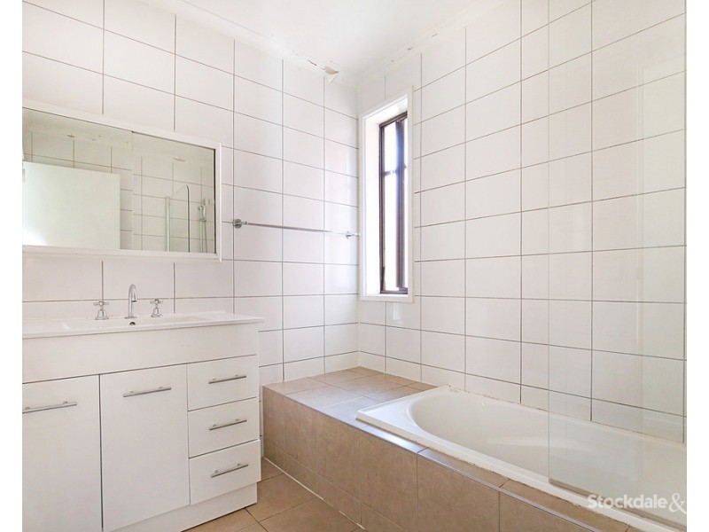 2/1035 Plenty Road, Kingsbury VIC 3083