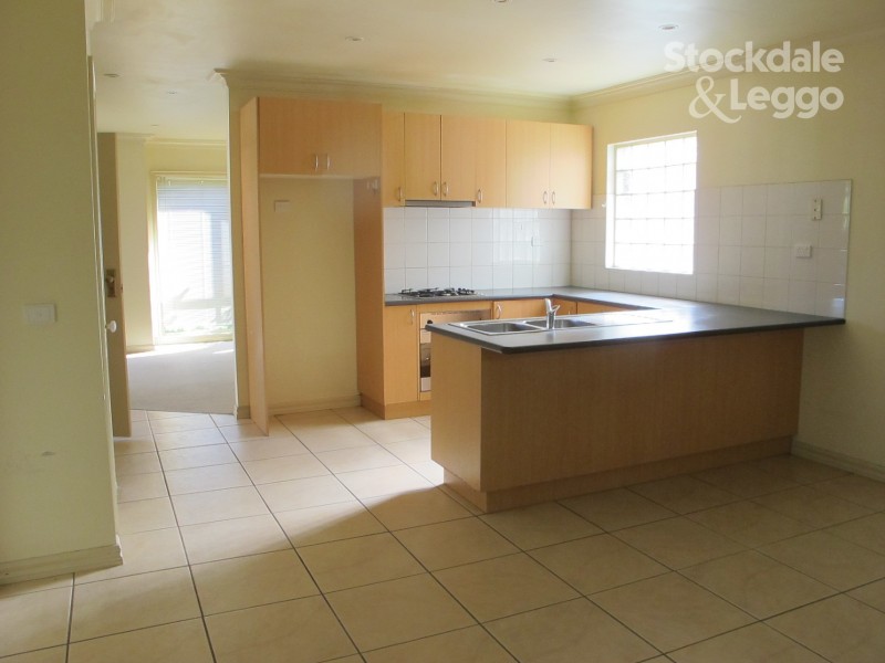 2/20 Doolan Street, Reservoir VIC 3073