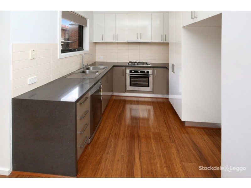 1/138 Rathcown Road, Reservoir VIC 3073