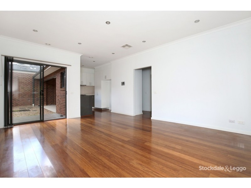 1/138 Rathcown Road, Reservoir VIC 3073