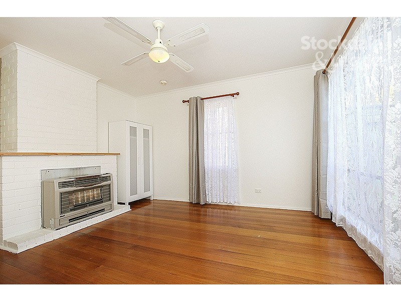 25 Gisborne Crescent, Reservoir VIC 3073