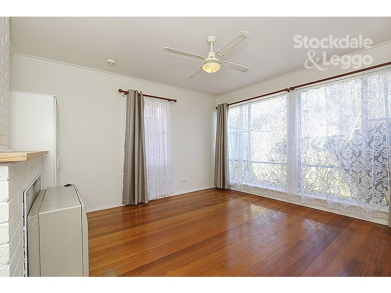 25 Gisborne Crescent, Reservoir VIC 3073