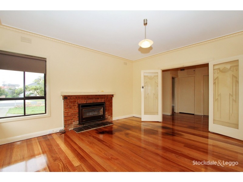 4 Corvey Road, Reservoir VIC 3073