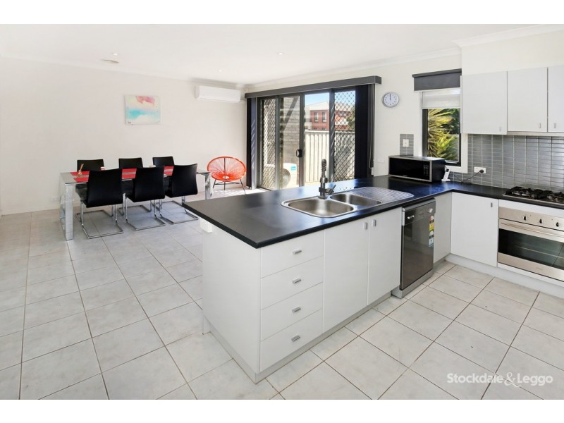 31 Wattlebird Crescent, Reservoir VIC 3073