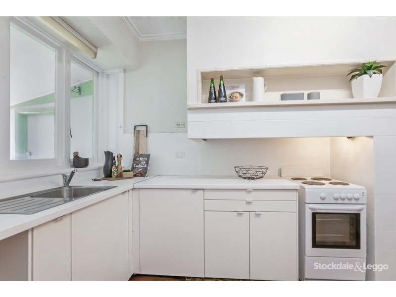 24 Southernhay Street, Reservoir VIC 3073