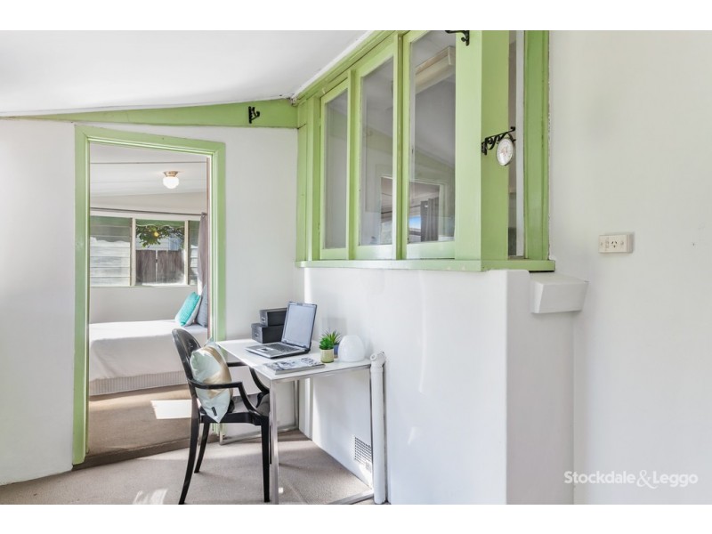 24 Southernhay Street, Reservoir VIC 3073