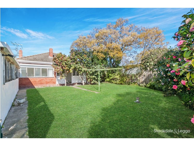 24 Southernhay Street, Reservoir VIC 3073