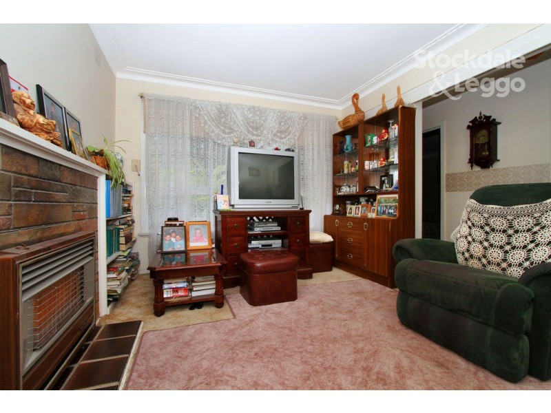 86 St Vigeons Road, Reservoir VIC 3073