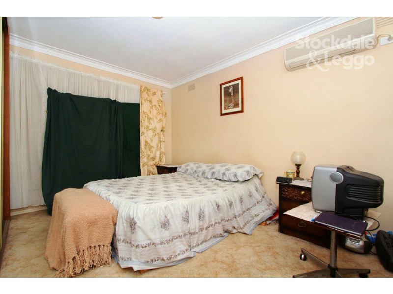 86 St Vigeons Road, Reservoir VIC 3073