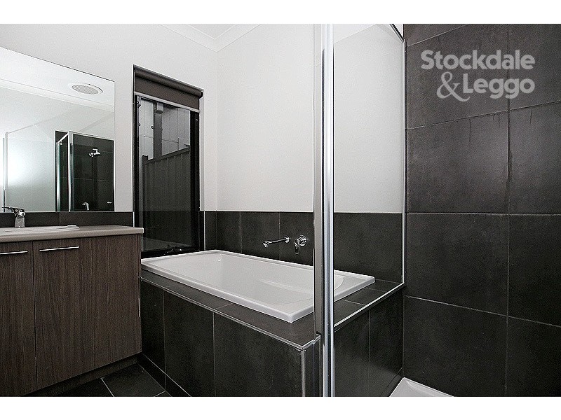 37 Loudon Circuit, Craigieburn VIC 3064