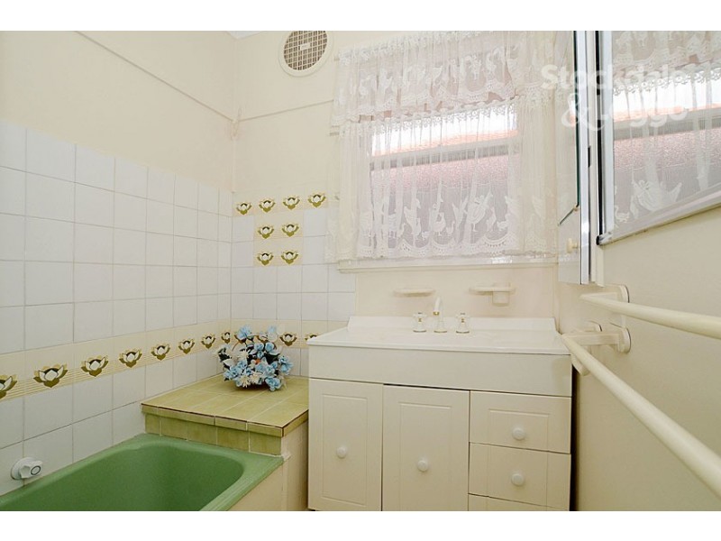 17 Keilor Avenue, Reservoir VIC 3073