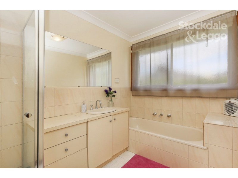 2/12 Pickett Street, Reservoir VIC 3073