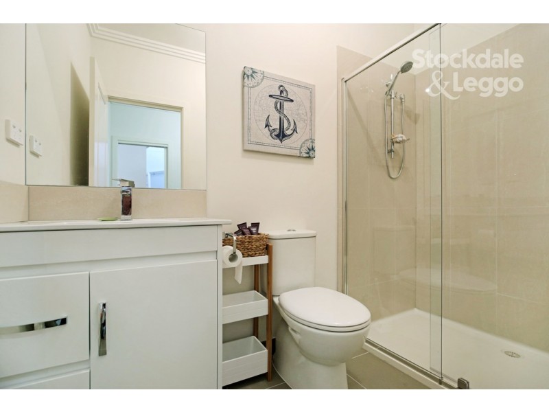 6C Oulton Crescent, Reservoir VIC 3073