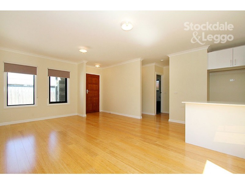 2/23 Dorrington Avenue, Reservoir VIC 3073