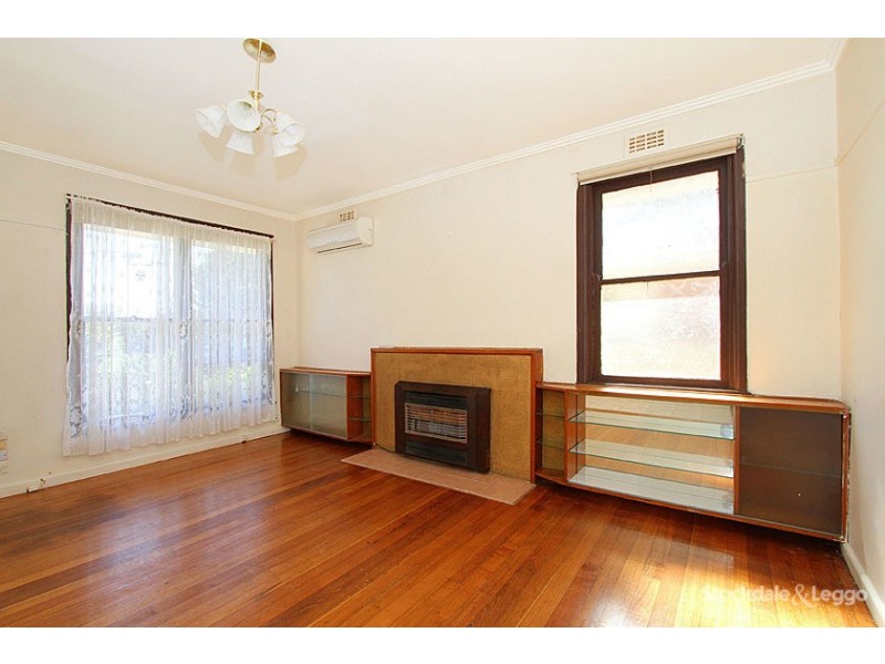 6 Kyneton Avenue, Reservoir VIC 3073