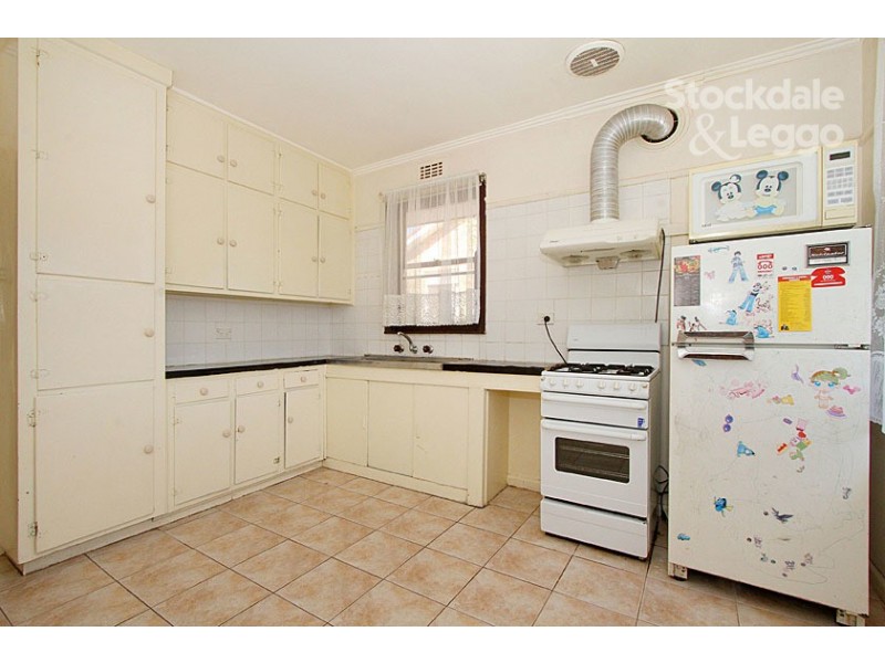 6 Kyneton Avenue, Reservoir VIC 3073