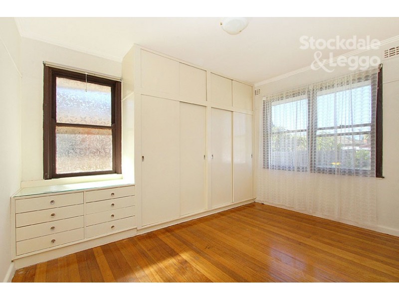 6 Kyneton Avenue, Reservoir VIC 3073