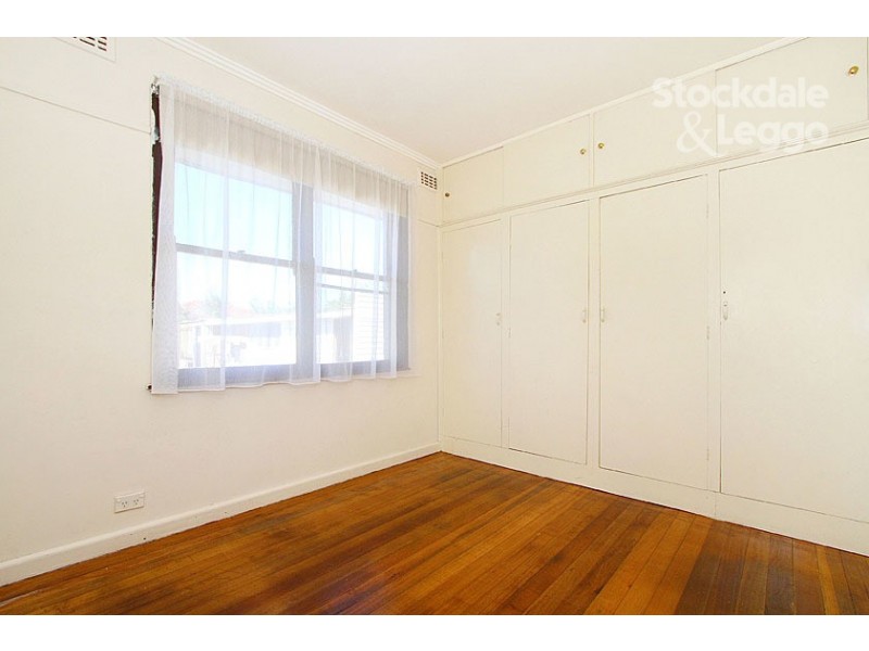 6 Kyneton Avenue, Reservoir VIC 3073