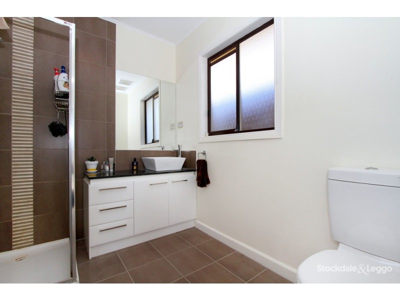 1/27 Erskine Avenue, Reservoir VIC 3073