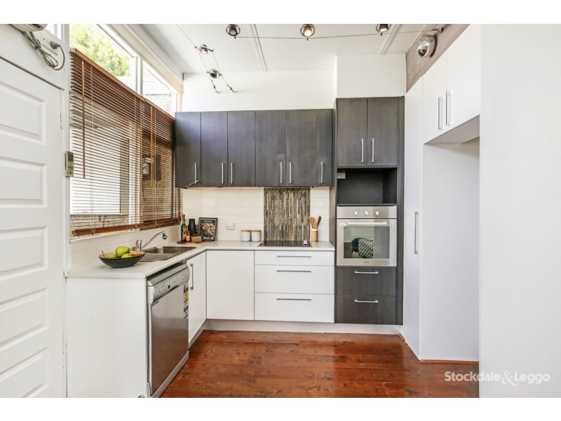 2/94 Delaware Street, Reservoir VIC 3073