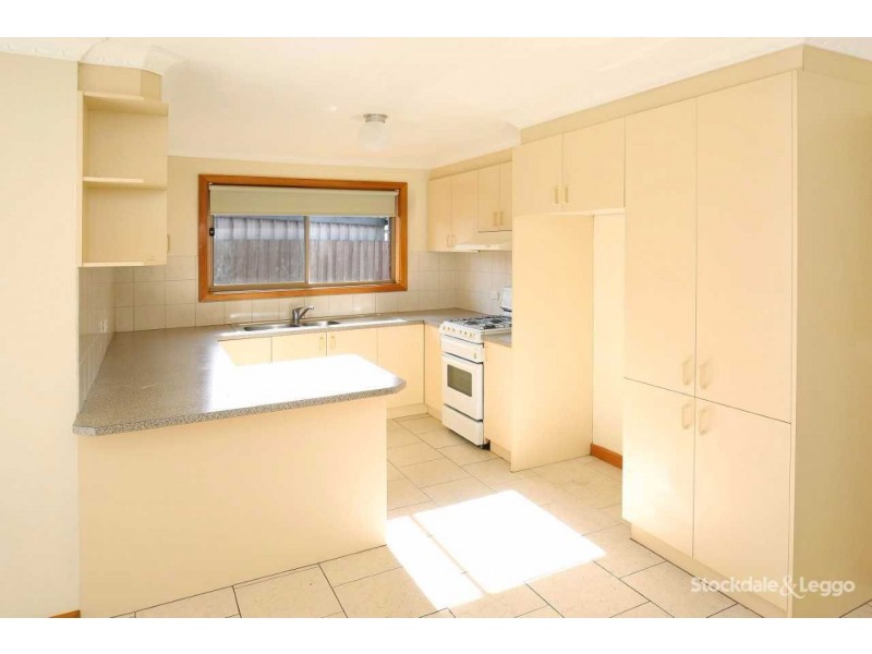 2/5 Luzon Court, Lalor VIC 3075