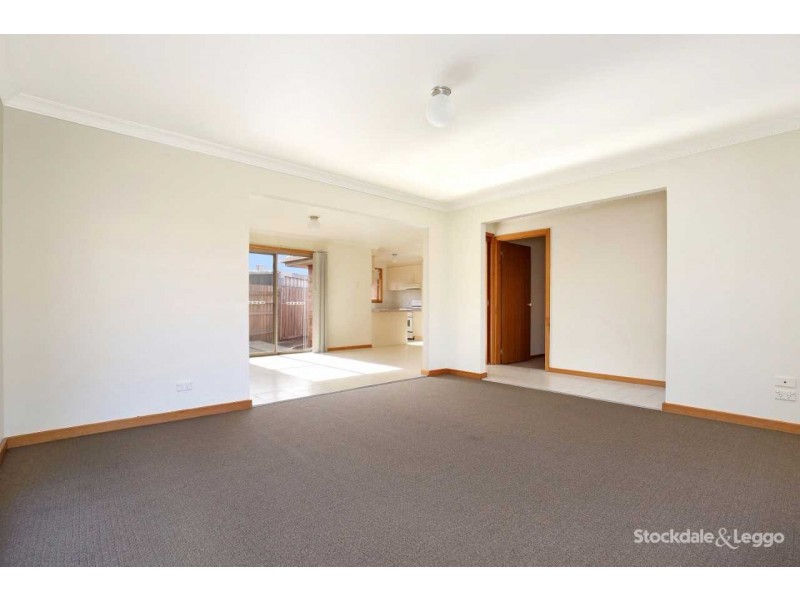 2/5 Luzon Court, Lalor VIC 3075