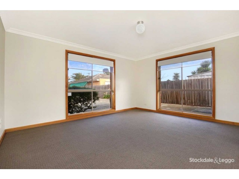 2/5 Luzon Court, Lalor VIC 3075