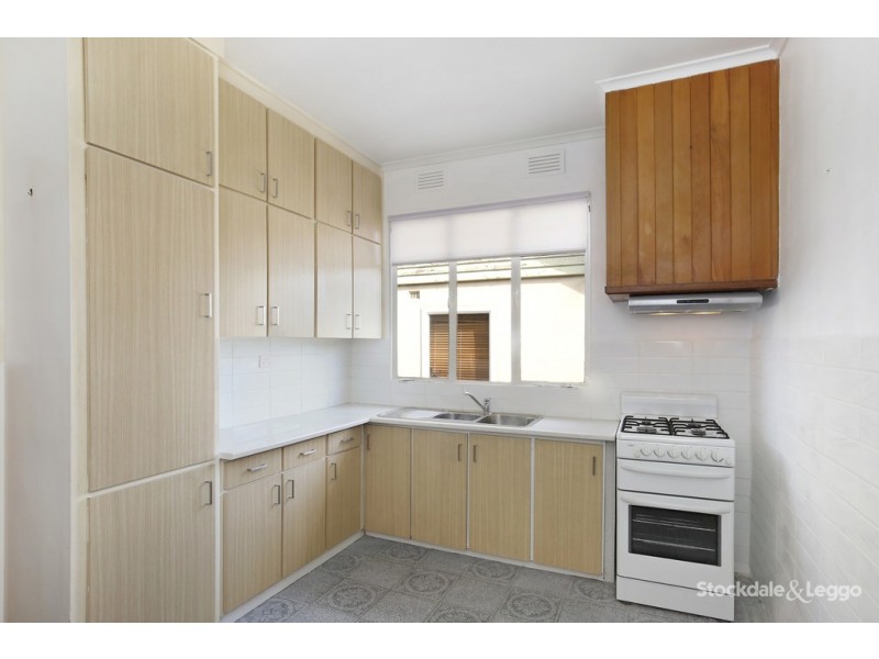 6 Dorrington Avenue, Reservoir VIC 3073