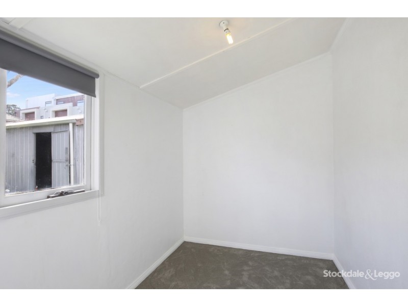6 Dorrington Avenue, Reservoir VIC 3073