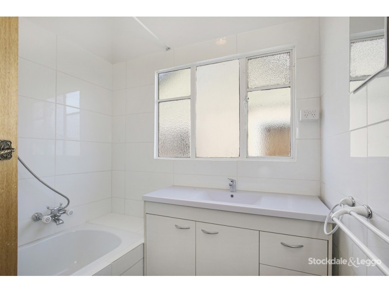 6 Dorrington Avenue, Reservoir VIC 3073
