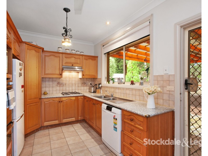 2/85 Thackeray Road, Reservoir VIC 3073