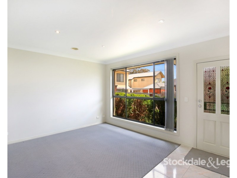 2/14 Duffy Street, Reservoir VIC 3073