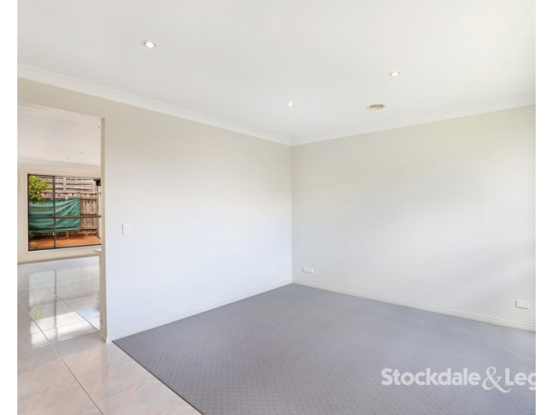 2/14 Duffy Street, Reservoir VIC 3073
