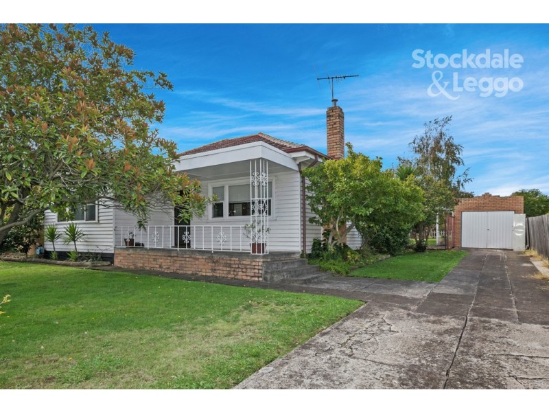 8 Allenby Avenue, Reservoir VIC 3073