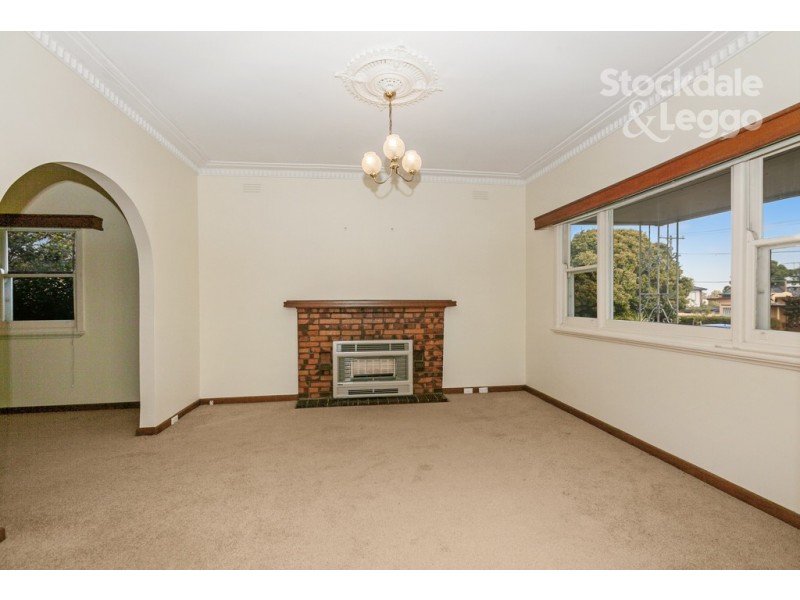 8 Allenby Avenue, Reservoir VIC 3073