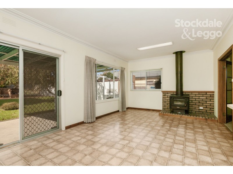 8 Allenby Avenue, Reservoir VIC 3073