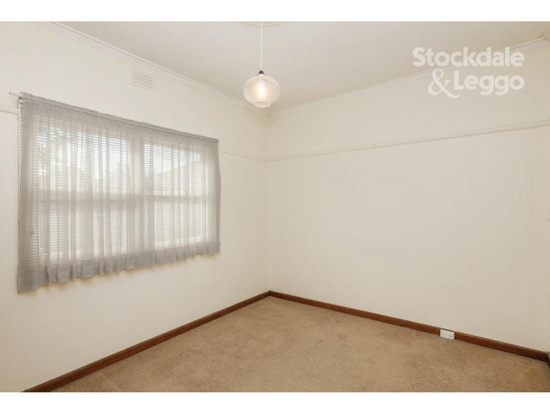 8 Allenby Avenue, Reservoir VIC 3073