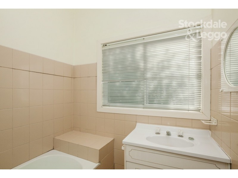 8 Allenby Avenue, Reservoir VIC 3073