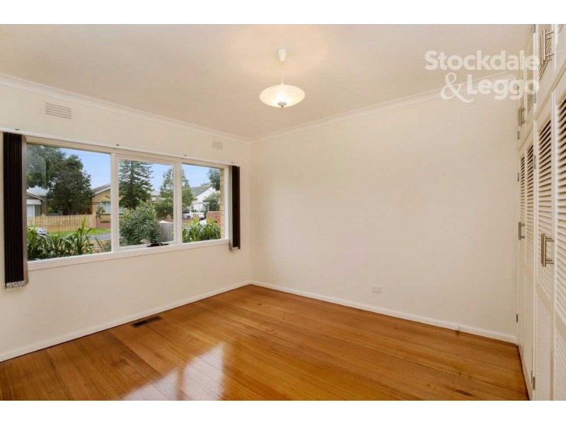 42 Pine Street, Reservoir VIC 3073