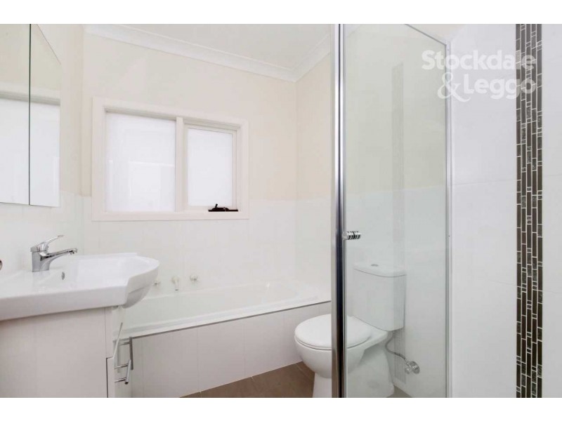 42 Pine Street, Reservoir VIC 3073