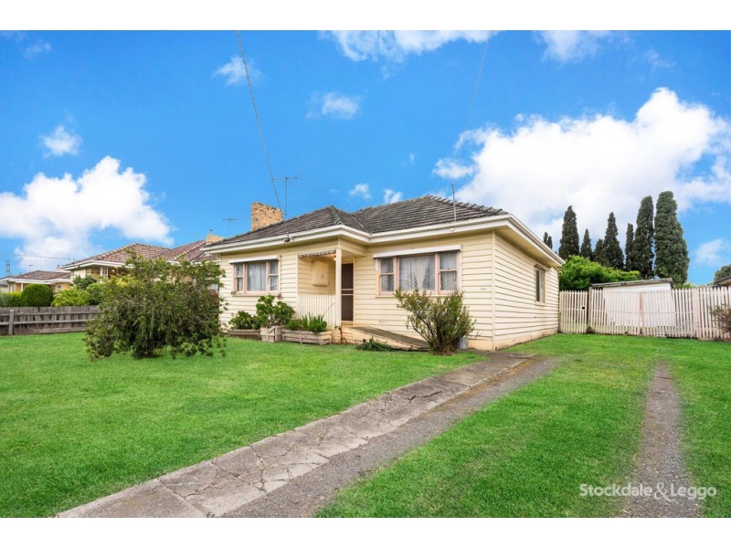 10 McCasker Avenue, Reservoir VIC 3073