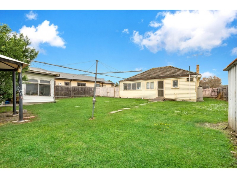 10 McCasker Avenue, Reservoir VIC 3073