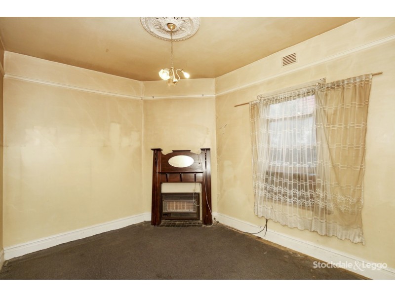 4 Roseberry Avenue, Preston VIC 3072