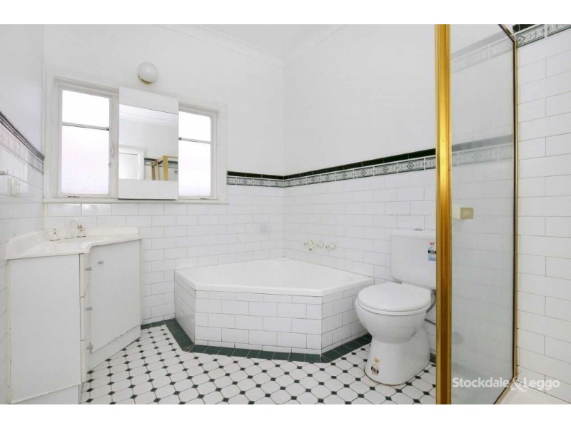 5 Bernard Street, Reservoir VIC 3073