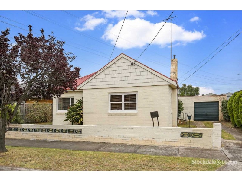 5 Emma Avenue, Reservoir VIC 3073