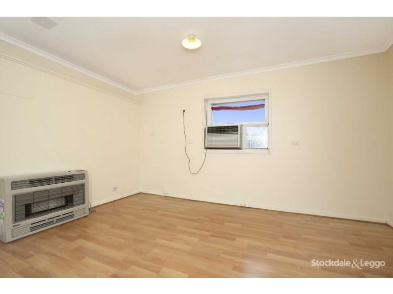 5 Emma Avenue, Reservoir VIC 3073
